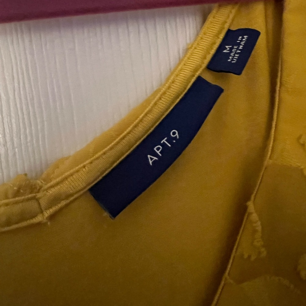Yellow Top - Picture 3 of 3